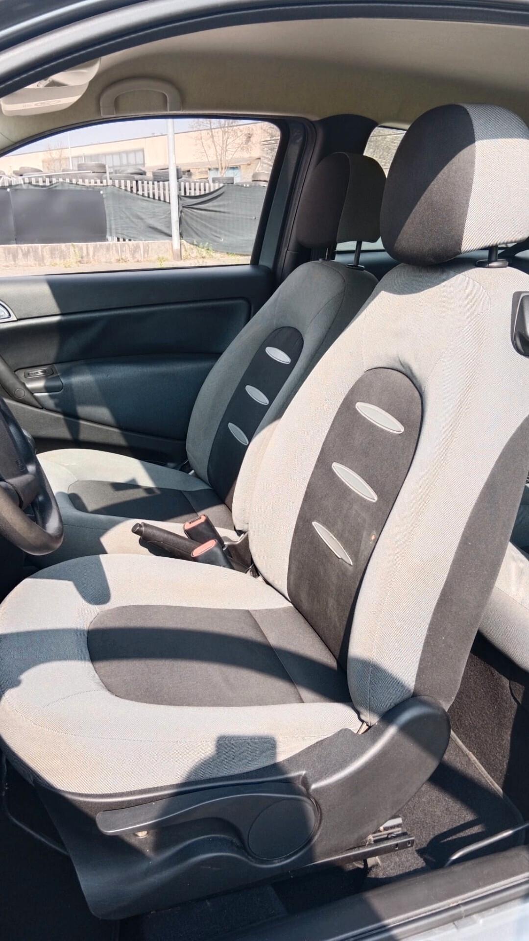 Lancia Ypsilon 1.4 Oro