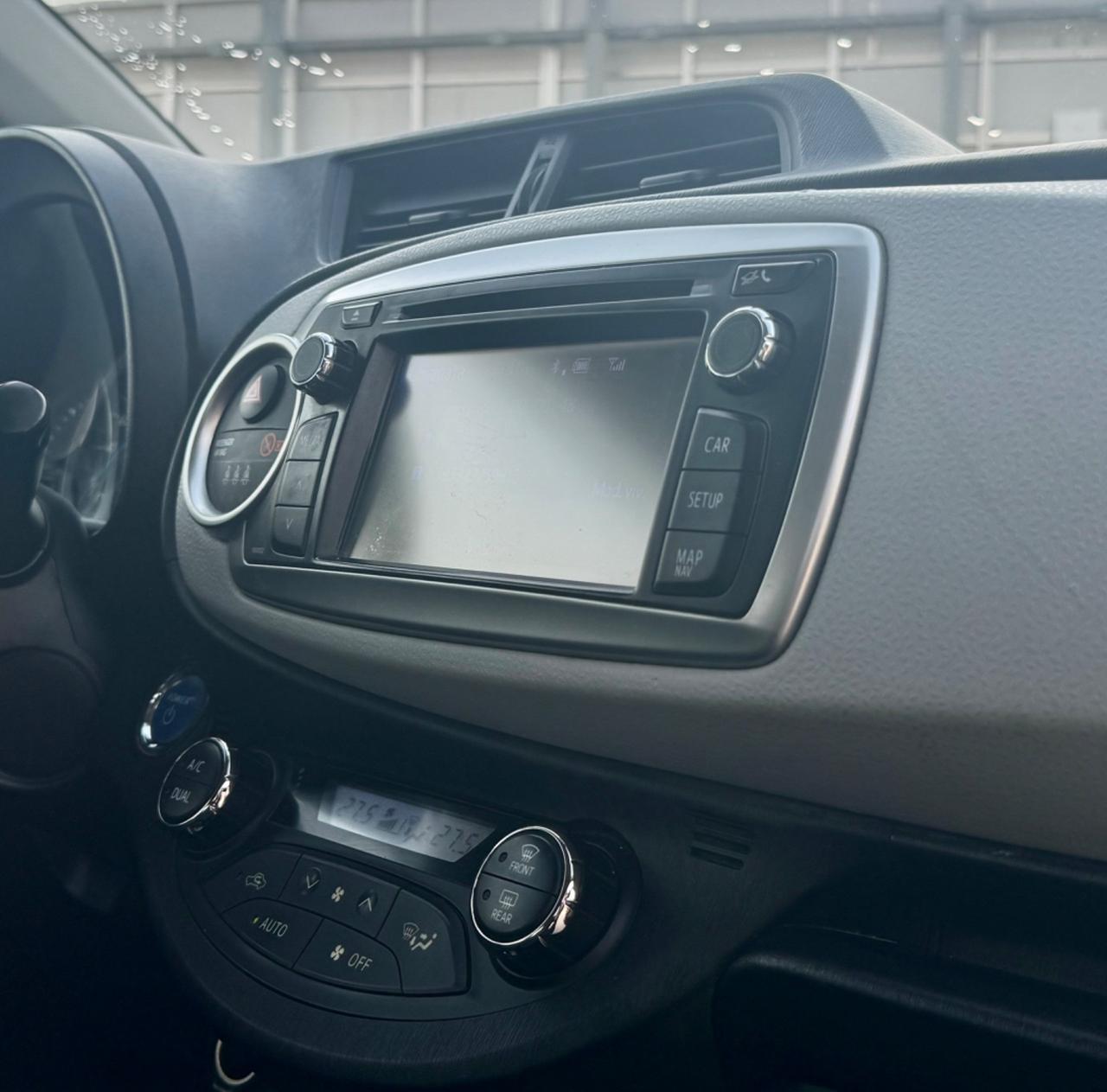 Toyota Yaris 1.5 Hybrid 5p Lounge Neopatentati