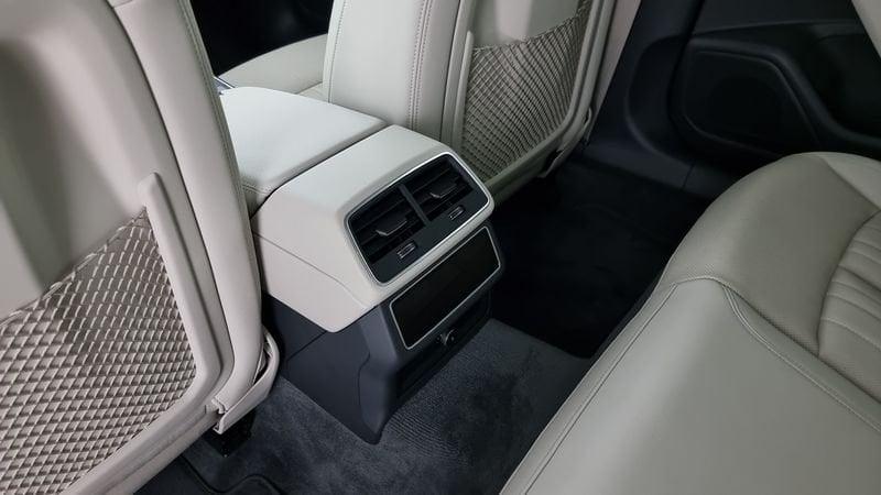 Audi A6 40 2.0 TDI quattro ultra S tronic Business Plus