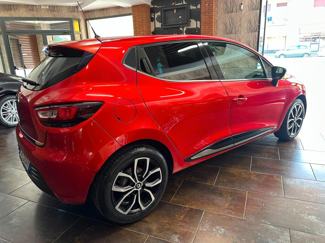Renault Clio dCi 8V 90 CV 5 porte Moschino Intens