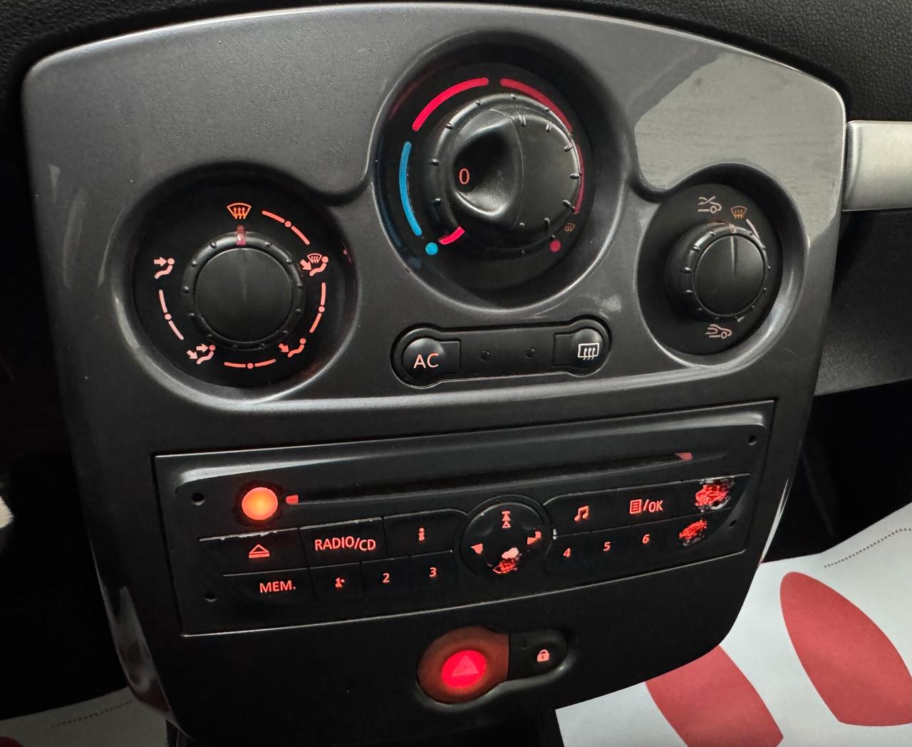 Renault Clio 1.5 dCi 75CV 5 porte / DIESEL / NEOPATENTATI /