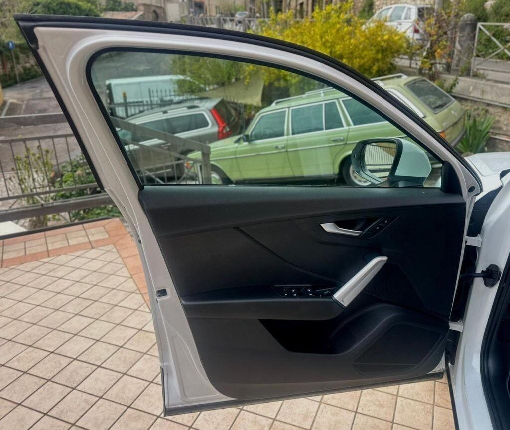 AUDIQ230TFSIBusiness