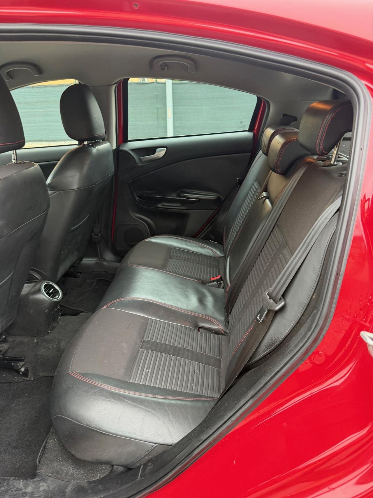 Alfa Romeo Giulietta 2.0 JTDM - PELLE - 12 MESI DI GARANZIA -