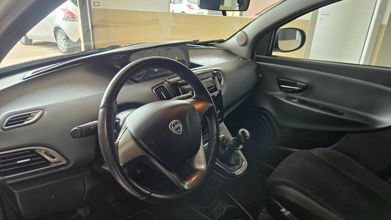 Lancia Ypsilon 1.2 69 CV 5 porte S&S Platinum