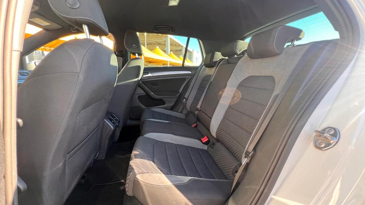 Volkswagen Golf 1.6 TDI 115 CV DSG 5p R-LINE