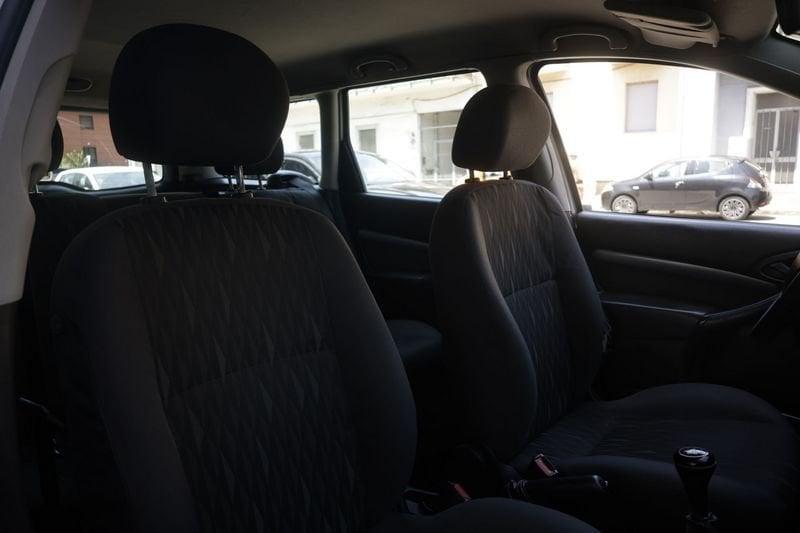 Ford Focus Ford Focus Focus SW 1.6i 16v Ghia FL 74KW ANNO 2002