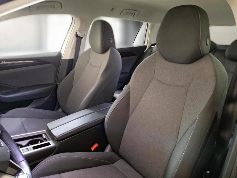 VOLKSWAGEN PASSAT VARIANT 2.0 TDI SCR EVO 90KW PASSAT DSG STATION WAGON