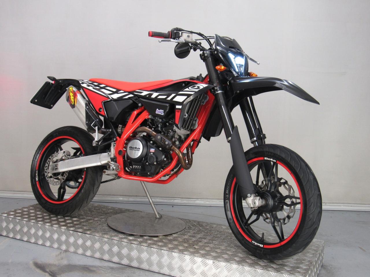 Beta RR 125 4T SUPERMOTARD