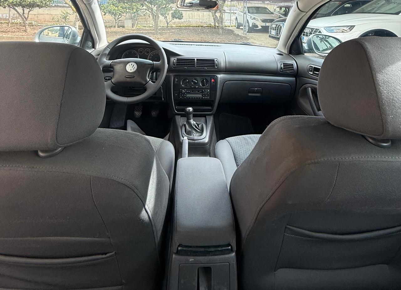 Volkswagen Passat 1.9 TDI/130 CV cat Var. H.line 2004