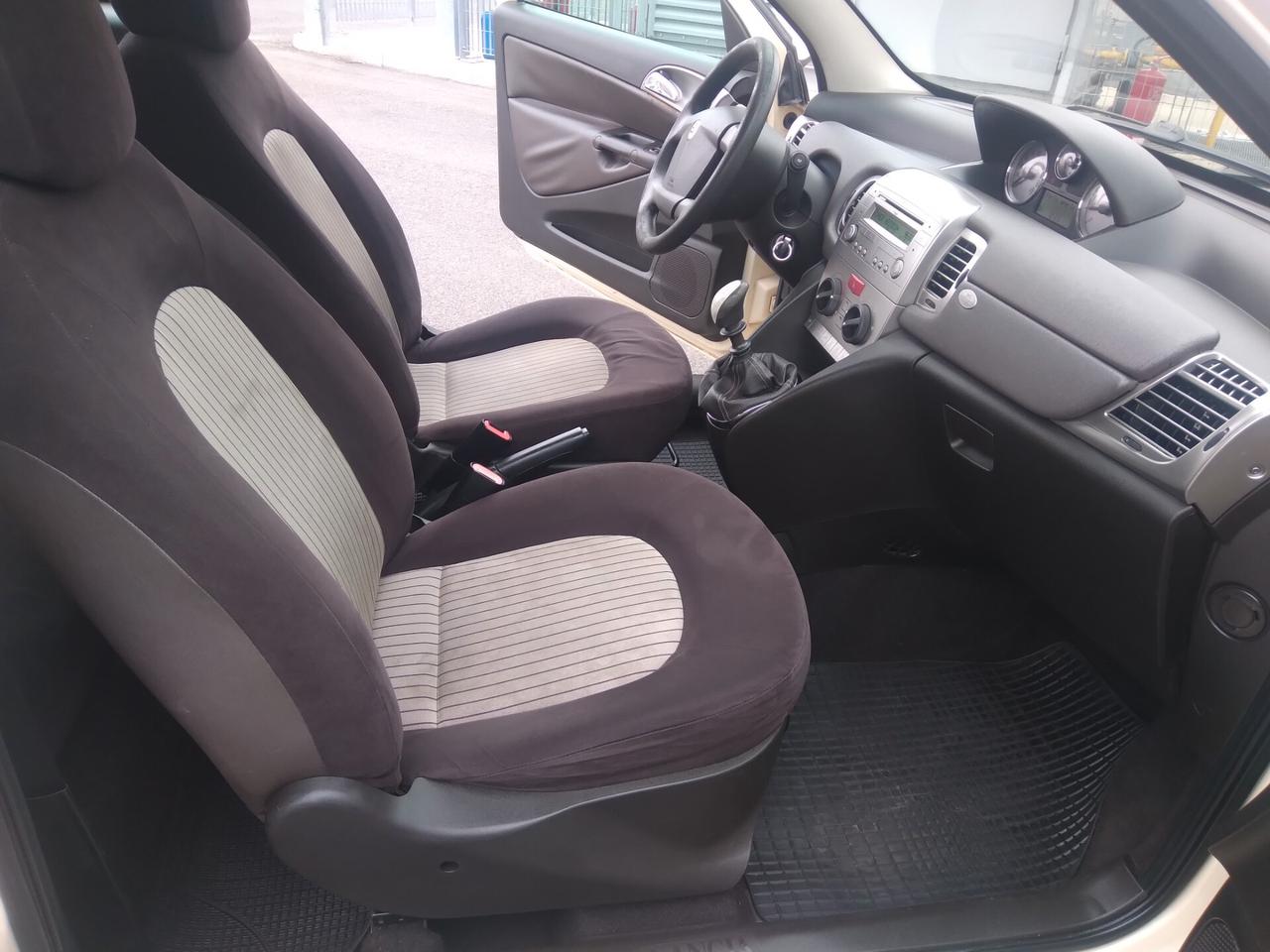 Lancia Ypsilon 1.2 60cv Oro Giallo x neopatentati