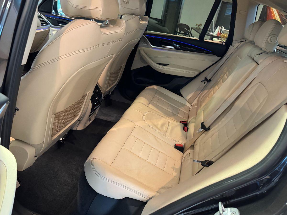 BMW X3 xDrive20d xLine Pelle Chiara Luci ambient