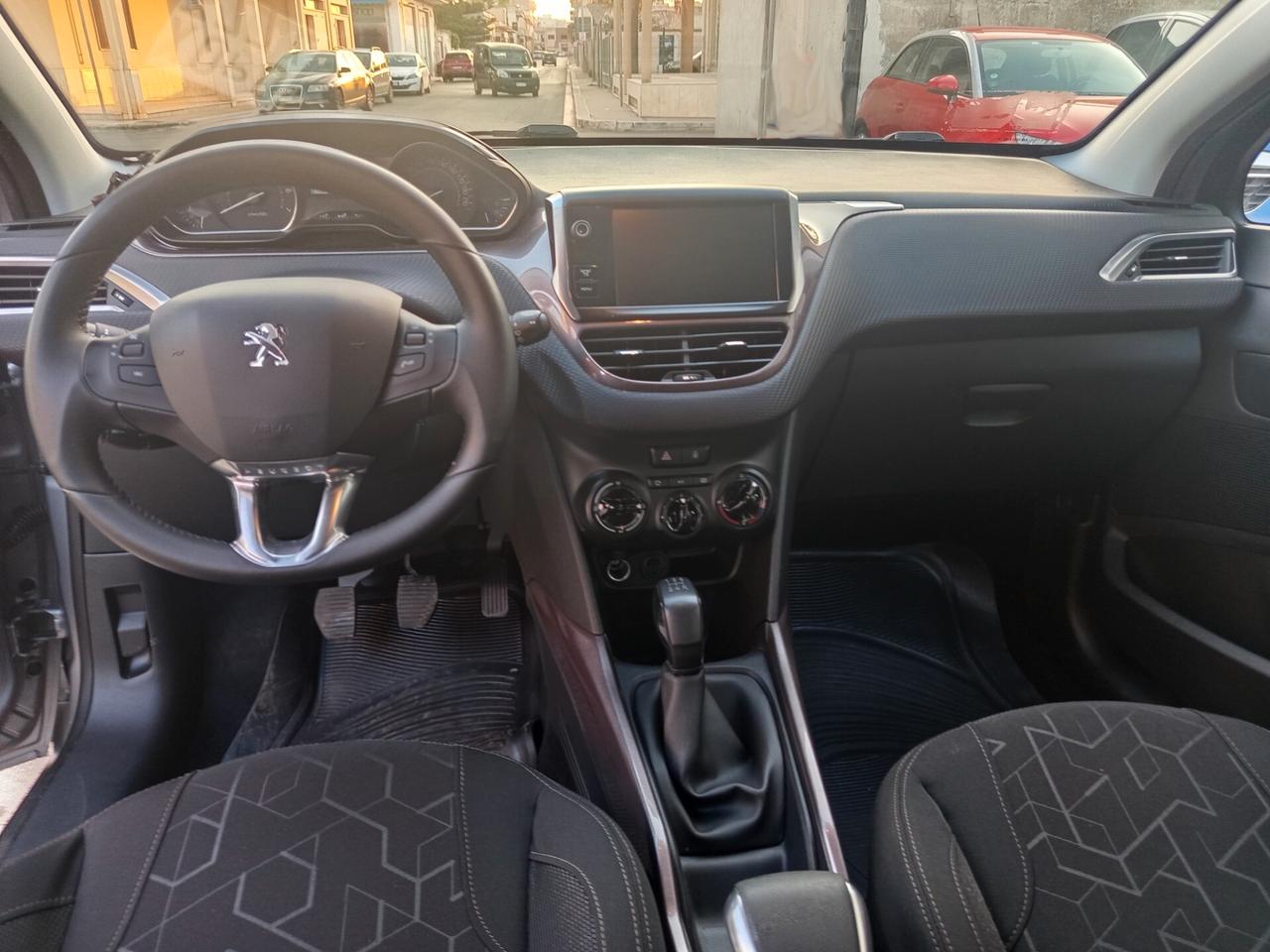 Peugeot 2008 1.2 VTi 82CV Allure