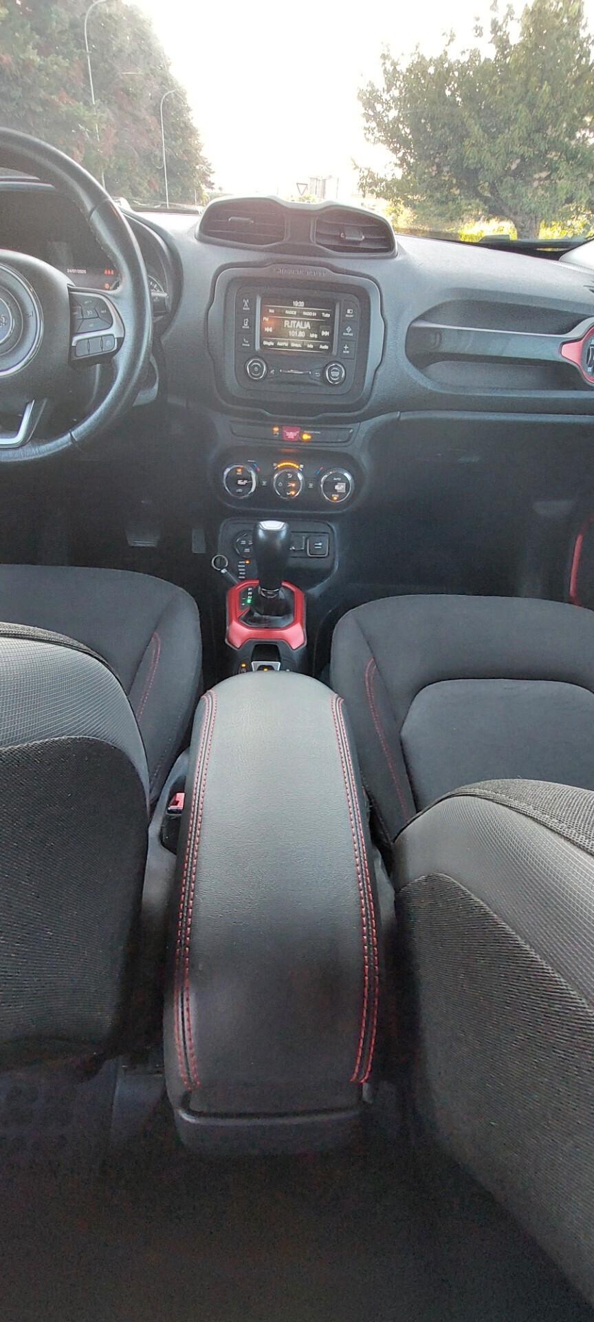 RENEGADE 2,0 DIESEL 170 CV 4X4 CAMBIO AUTOMATICO TRAILHAWK LEGA TELEFONO IMPECCABILE