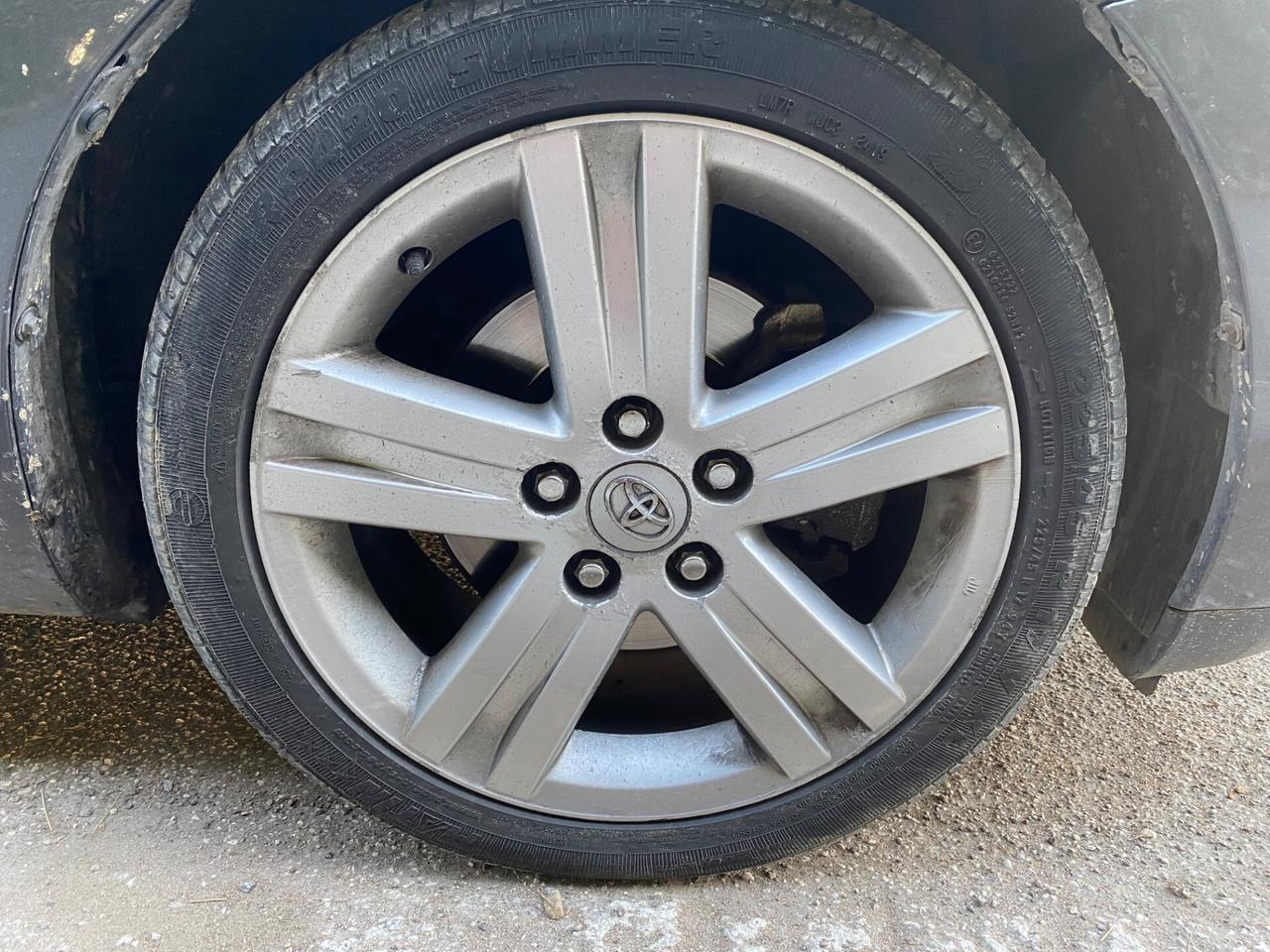 Toyota Auris 2.2 D - Versione Introvabile