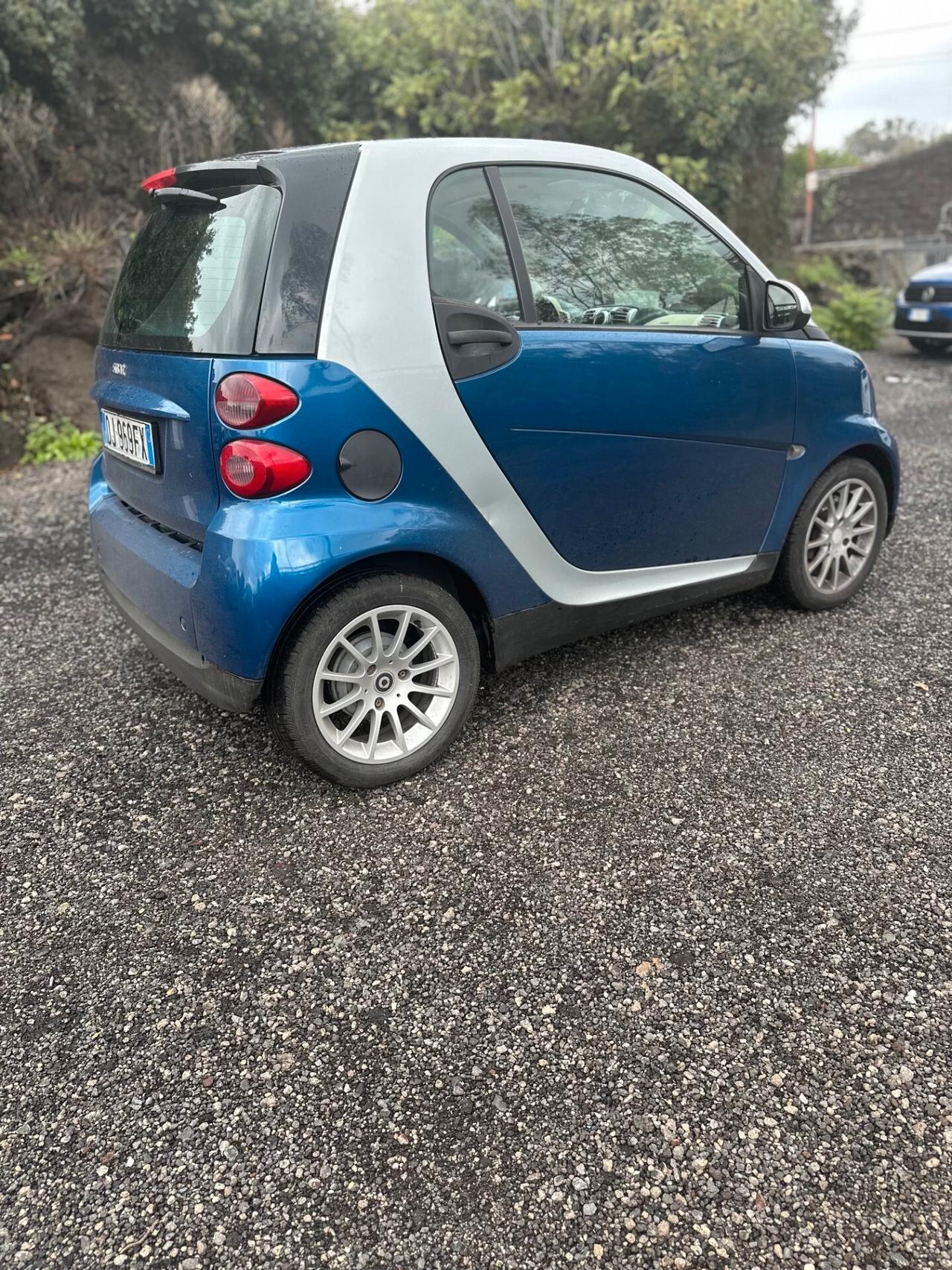 Smart ForTwo 1000 52 kW coupé limited one