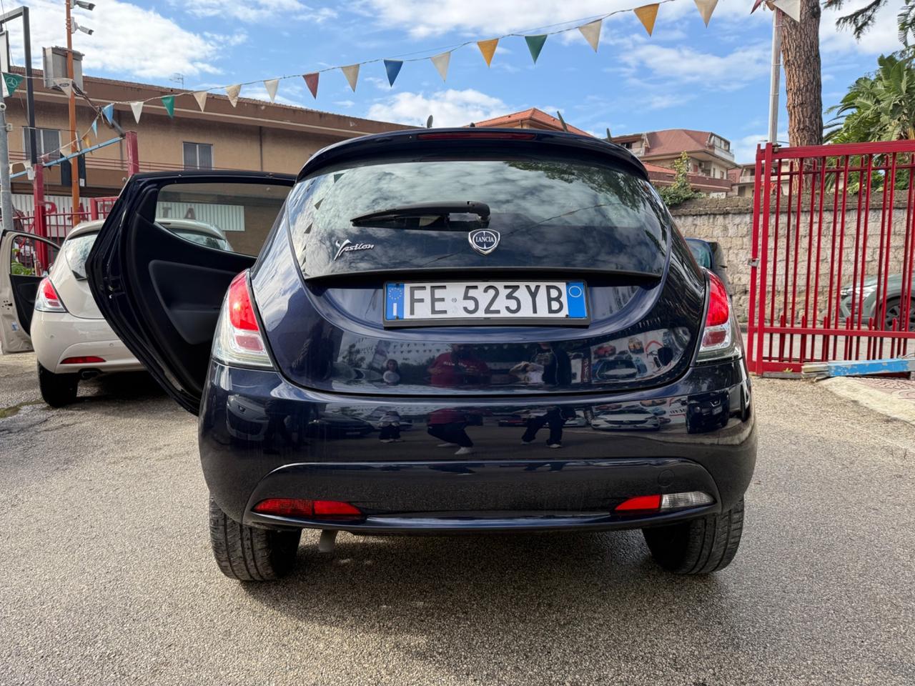 Lancia Ypsilon 1.2 69 CV 5 porte Silver