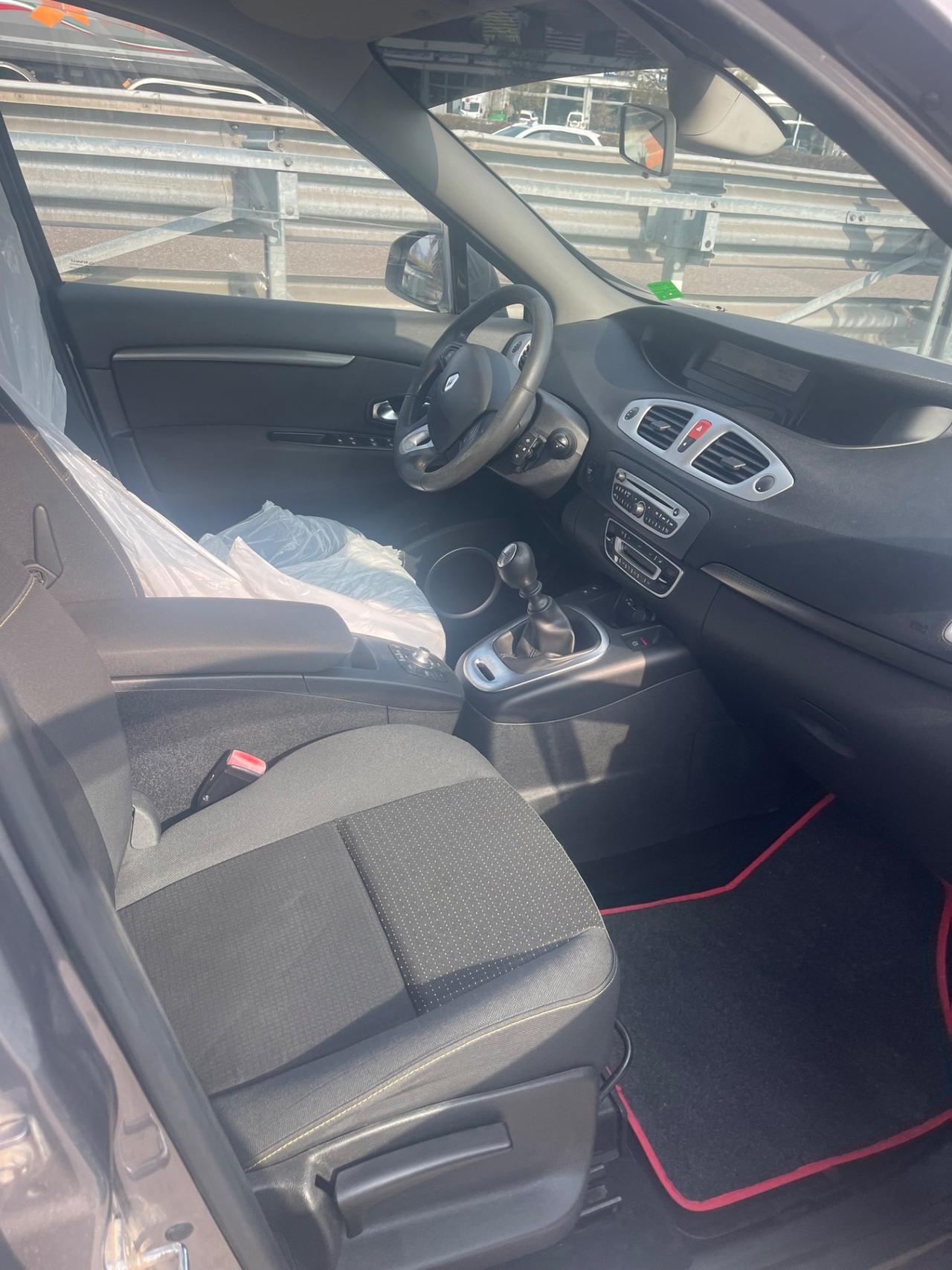 Renault Scenic Scénic X-Mod 1.5 dCi 110CV EDC Luxe