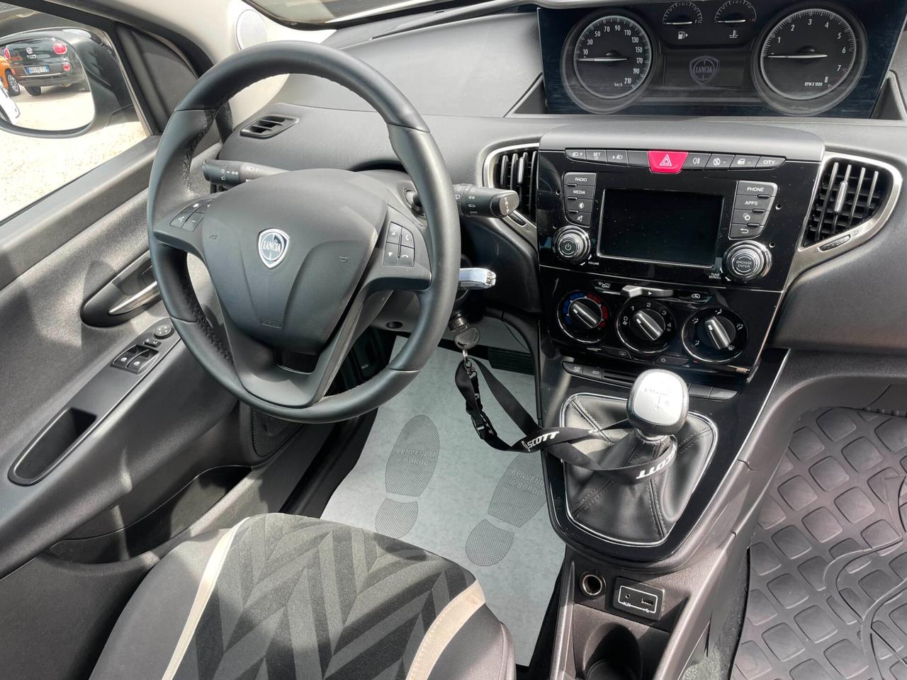 Lancia Ypsilon 0.9 TwinAir Platinum (IMP GPL ) Cambio Automatico