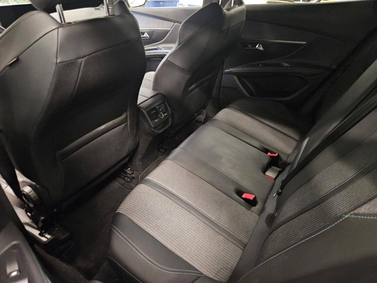 Peugeot 3008 BlueHDi 130 S&S Allure Pack 2023