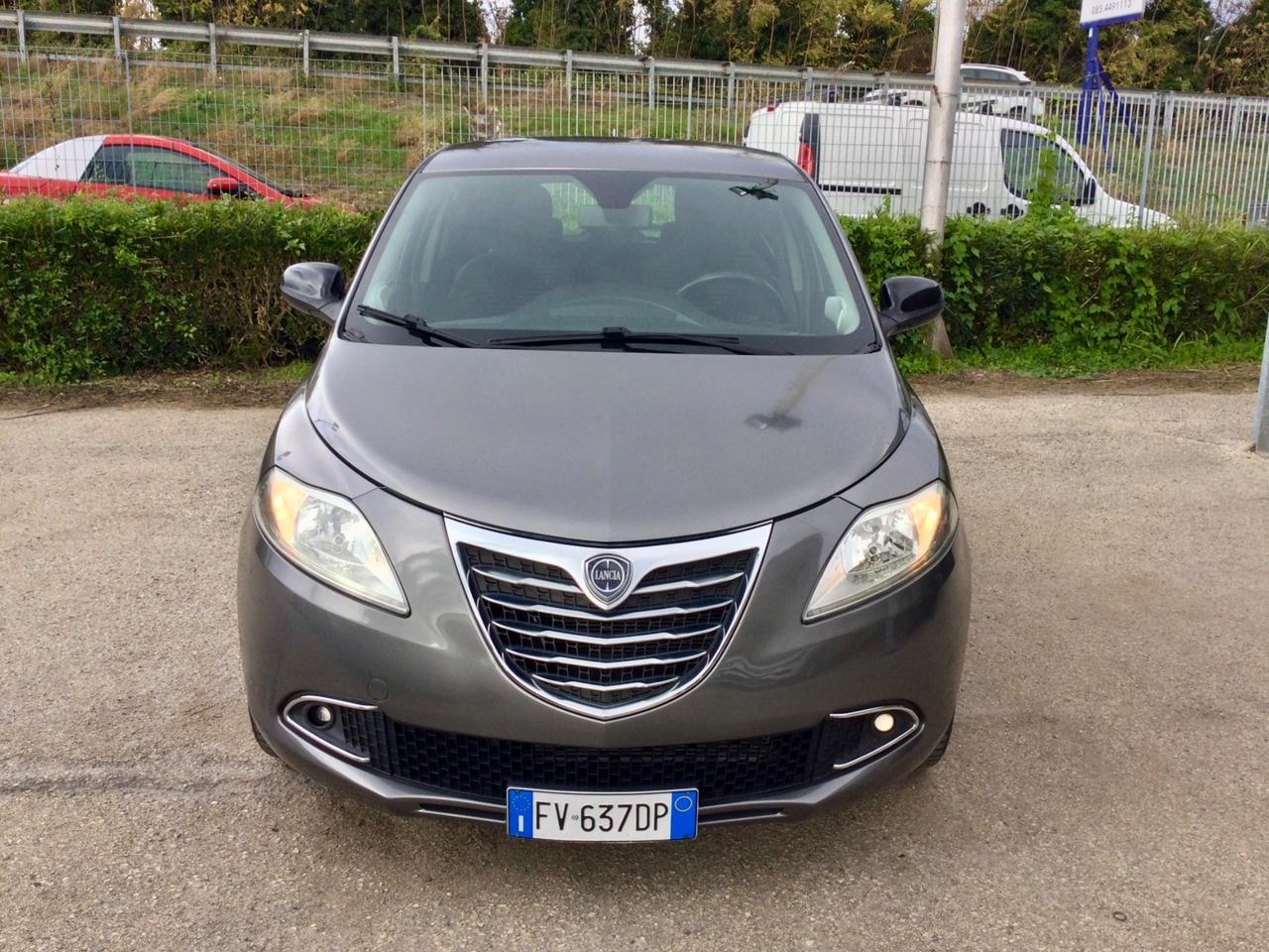 Lancia Ypsilon 1.2 69 CV 5 porte Platinum