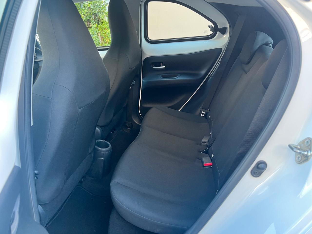 Toyota Aygo X 1.0 benz. 72cv Active CARPLAY/CAMERA/ACC