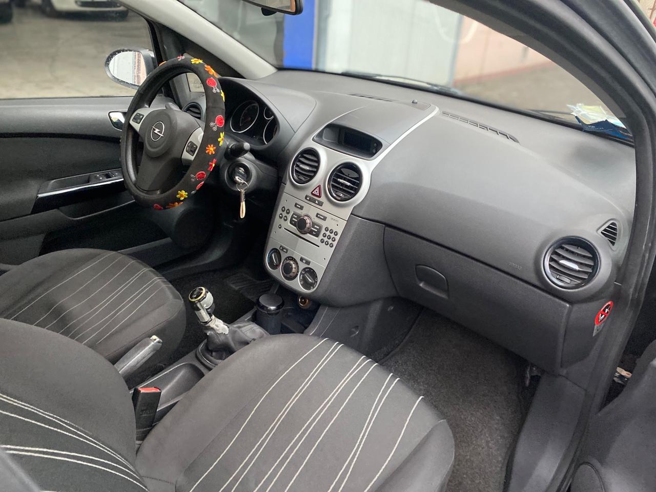 Opel Corsa 1.2 80CV 5 porte GPL neopatentati