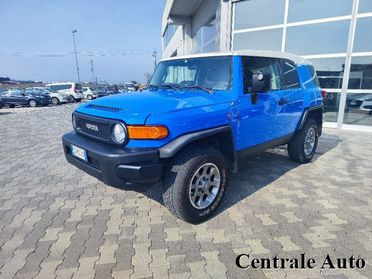 TOYOTA FJ Cruiser 4.0 V6 A/T GPL 4WD Inseribili