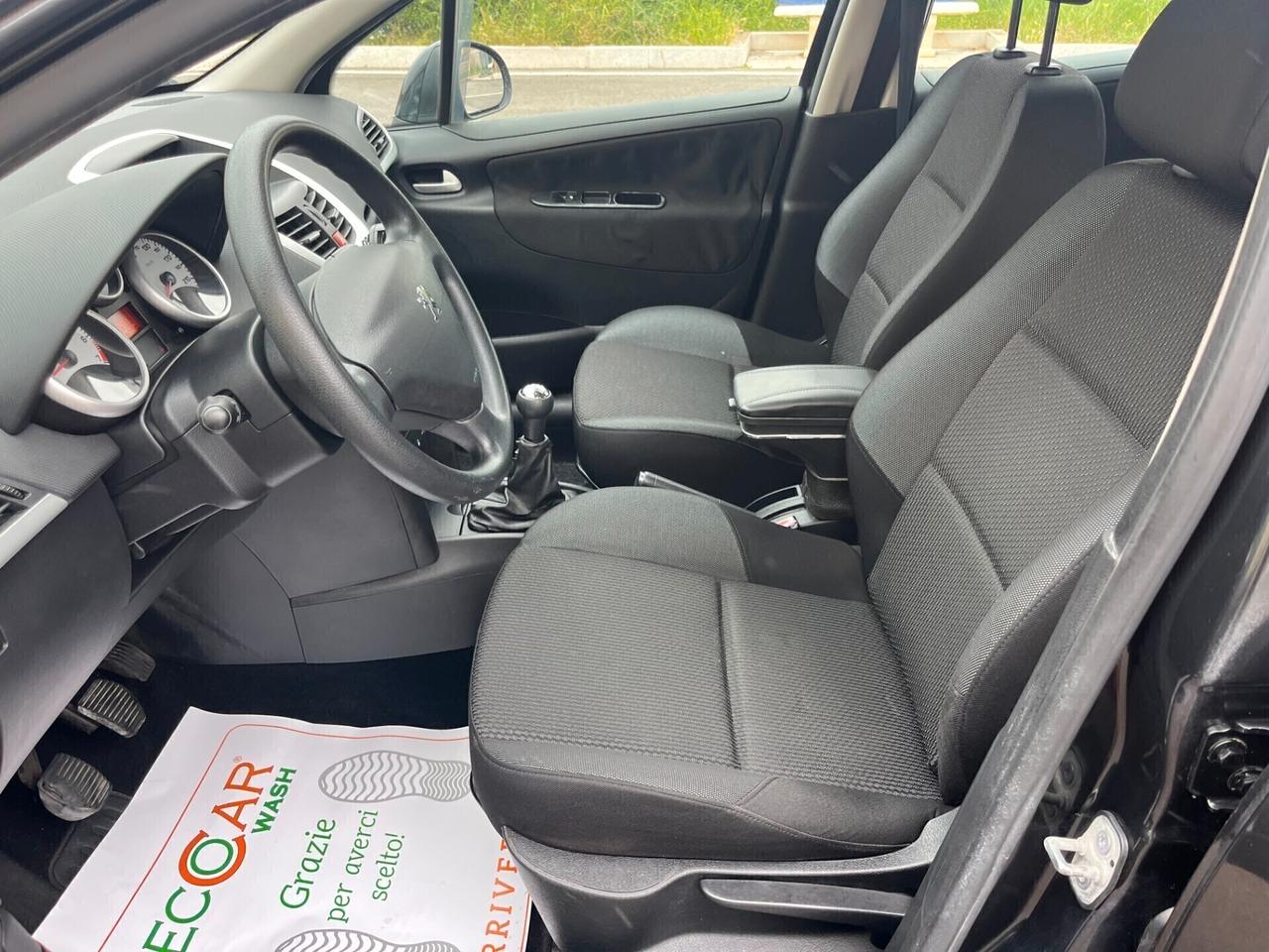 Peugeot 207 1.4 BENZINA KW 70 5p.UsatoGarantito