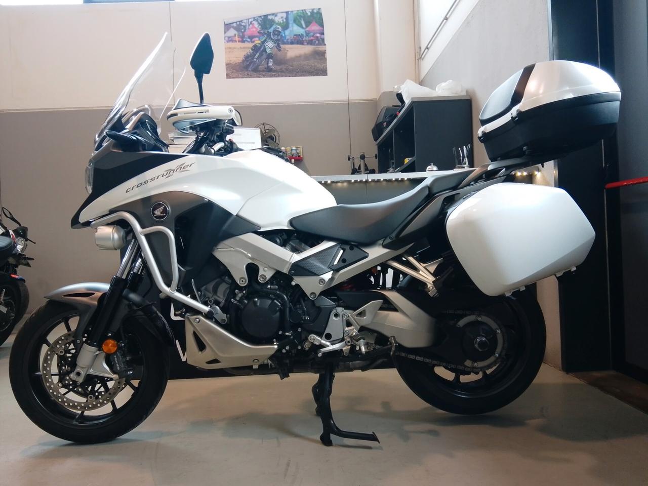 Honda CrossRunner travel edition