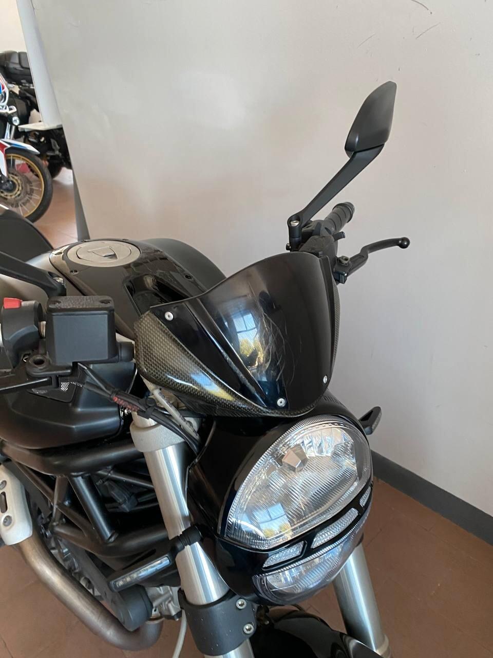 Ducati Monster 696