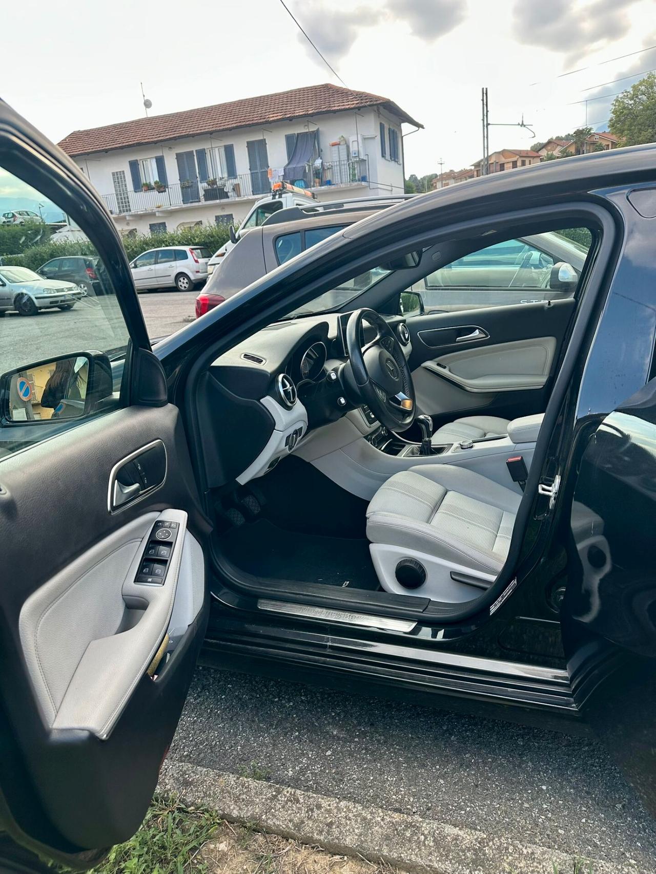 Mercedes-benz A 180 d Premium