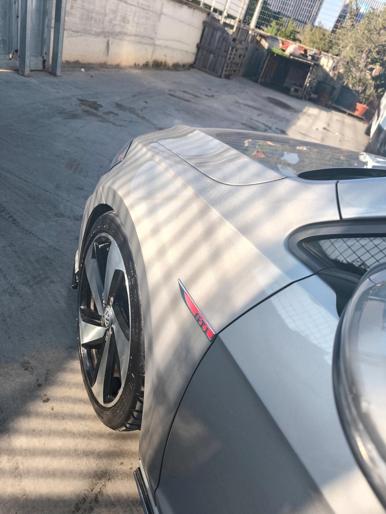 Volkswagen Golf GTI Performance 2.0 245 CV TSI DSG 5p. BMT