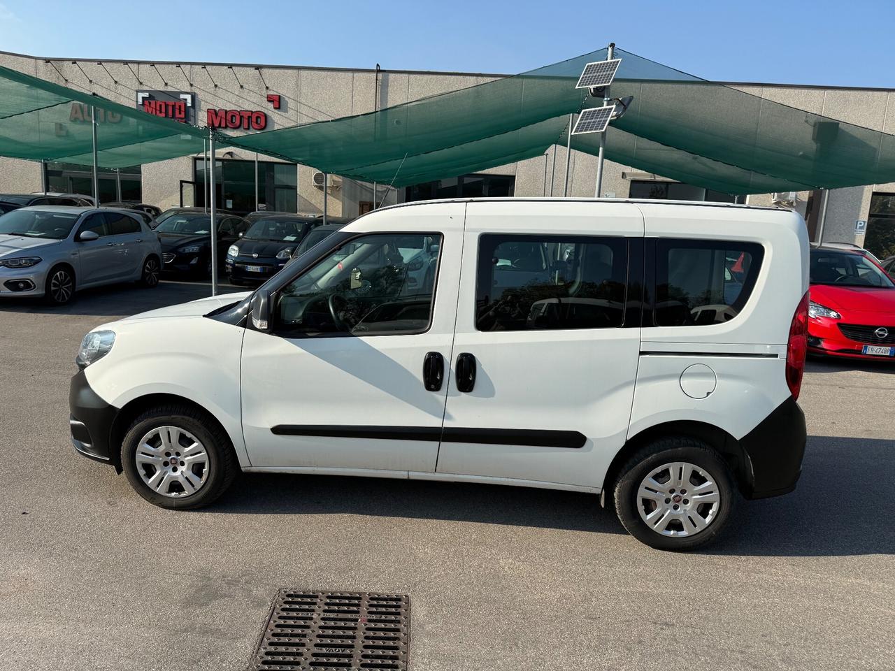 Fiat Doblo Combi N1 Autocarro 5 POSTI