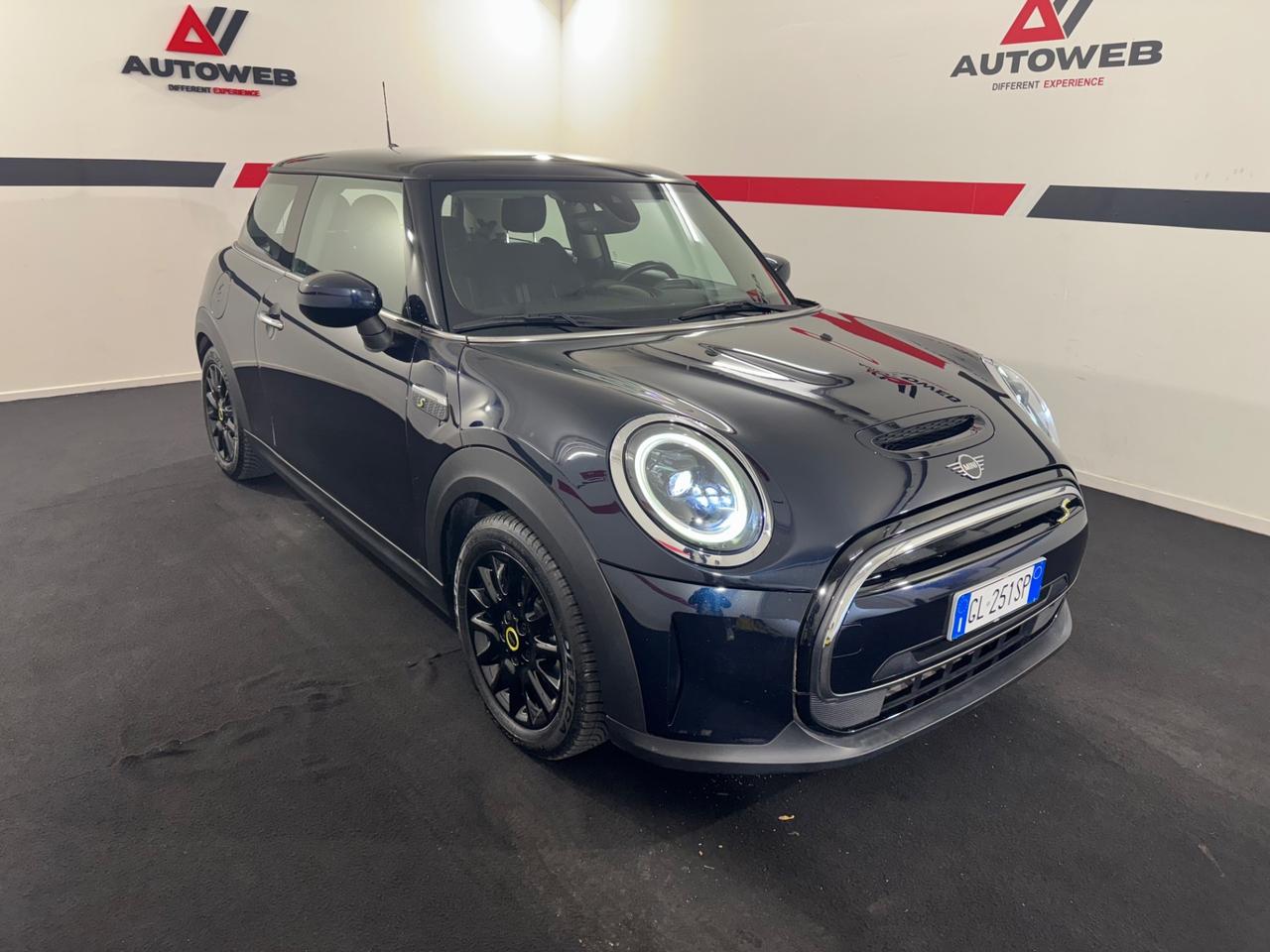 Mini Full Electric Cooper SE Yours PROMO OMAGGIO BLACK FRIDAY FINO AL 29 NOVEMBRE