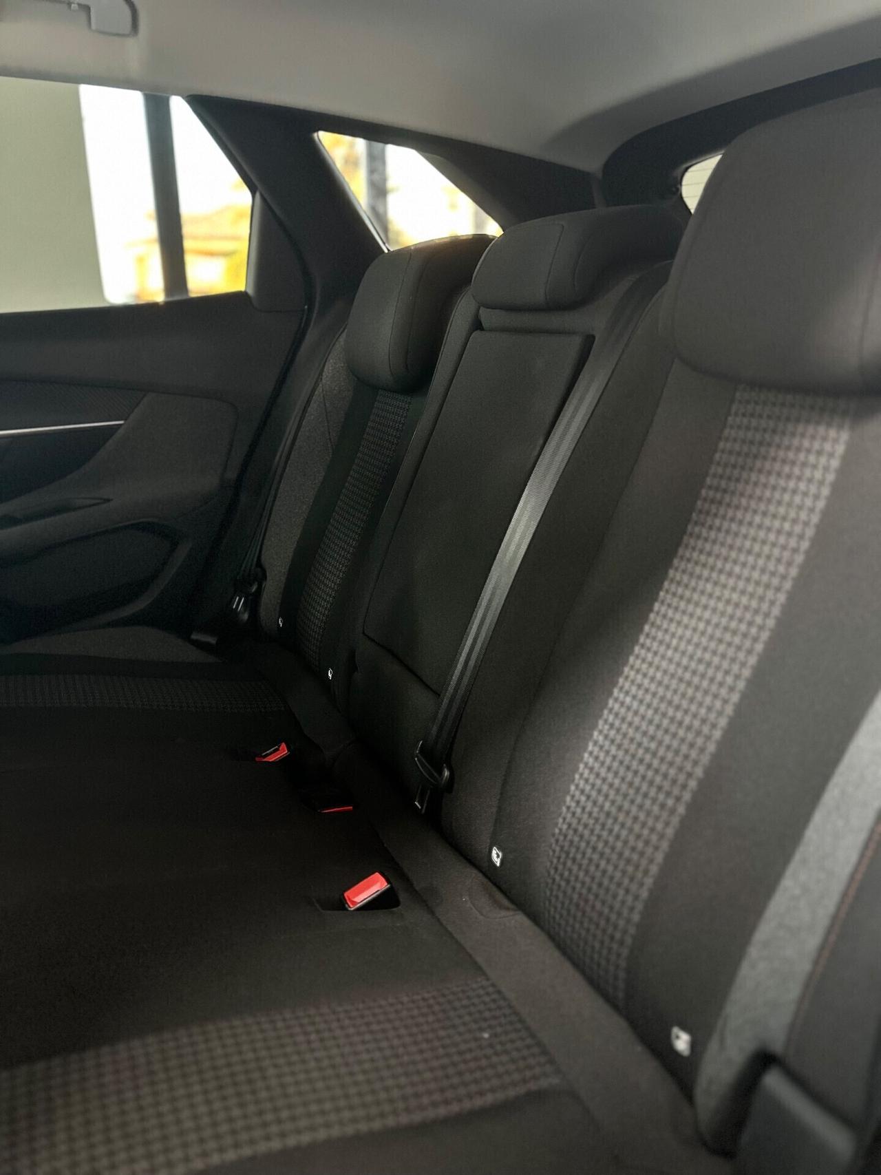 Peugeot 3008 1.5 130cv