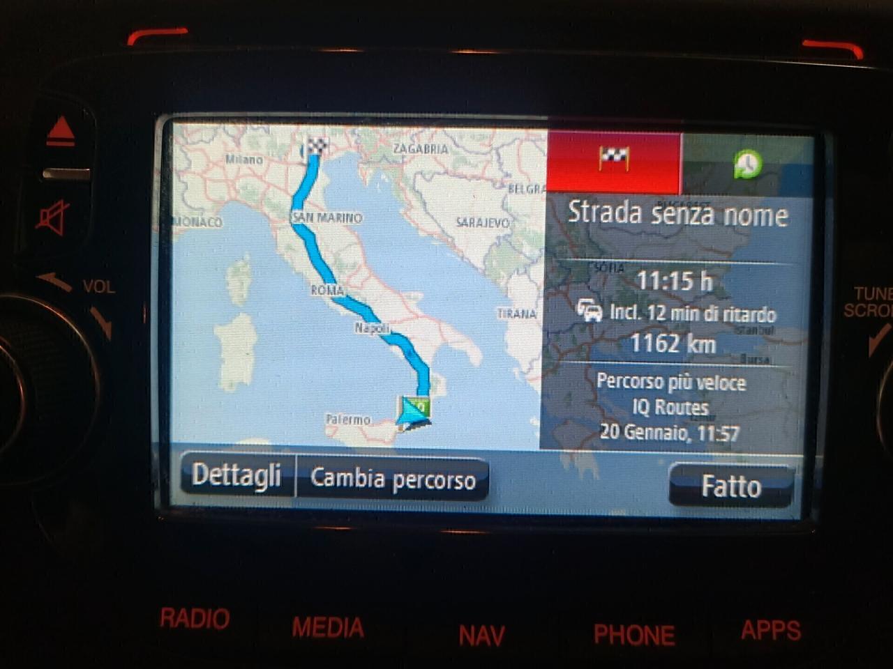 Fiat 500L 1.6 MJT 120CV Trekking navigatore grande trazione disinseribilePARI AL NUOVO 2016