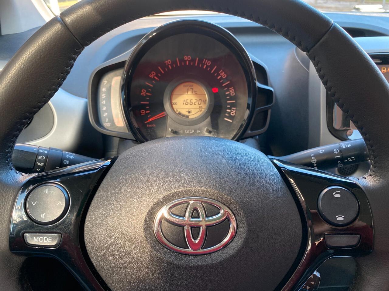 Toyota Aygo 1.0 VVT-i 69 CV 5 porte x-clusiv