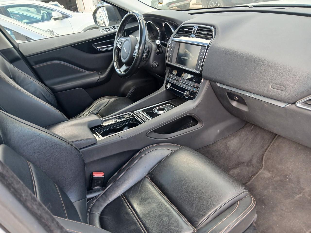 Jaguar F-Pace 2.0 D 180 CV AWD aut.Prestige