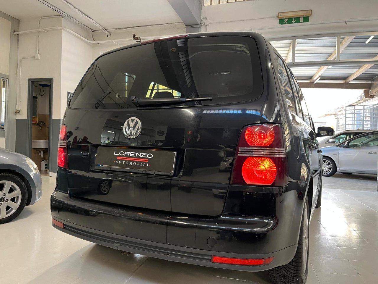 Volkswagen Touran 2.0 tdi Highline