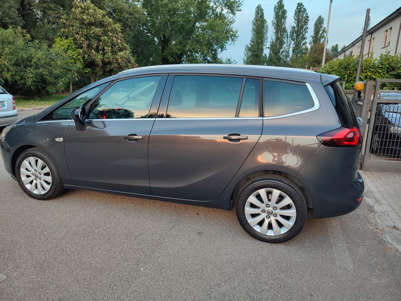 OPEL ZAFIRA 2014 1.6METANO COSMO 7POSTI NUOVA