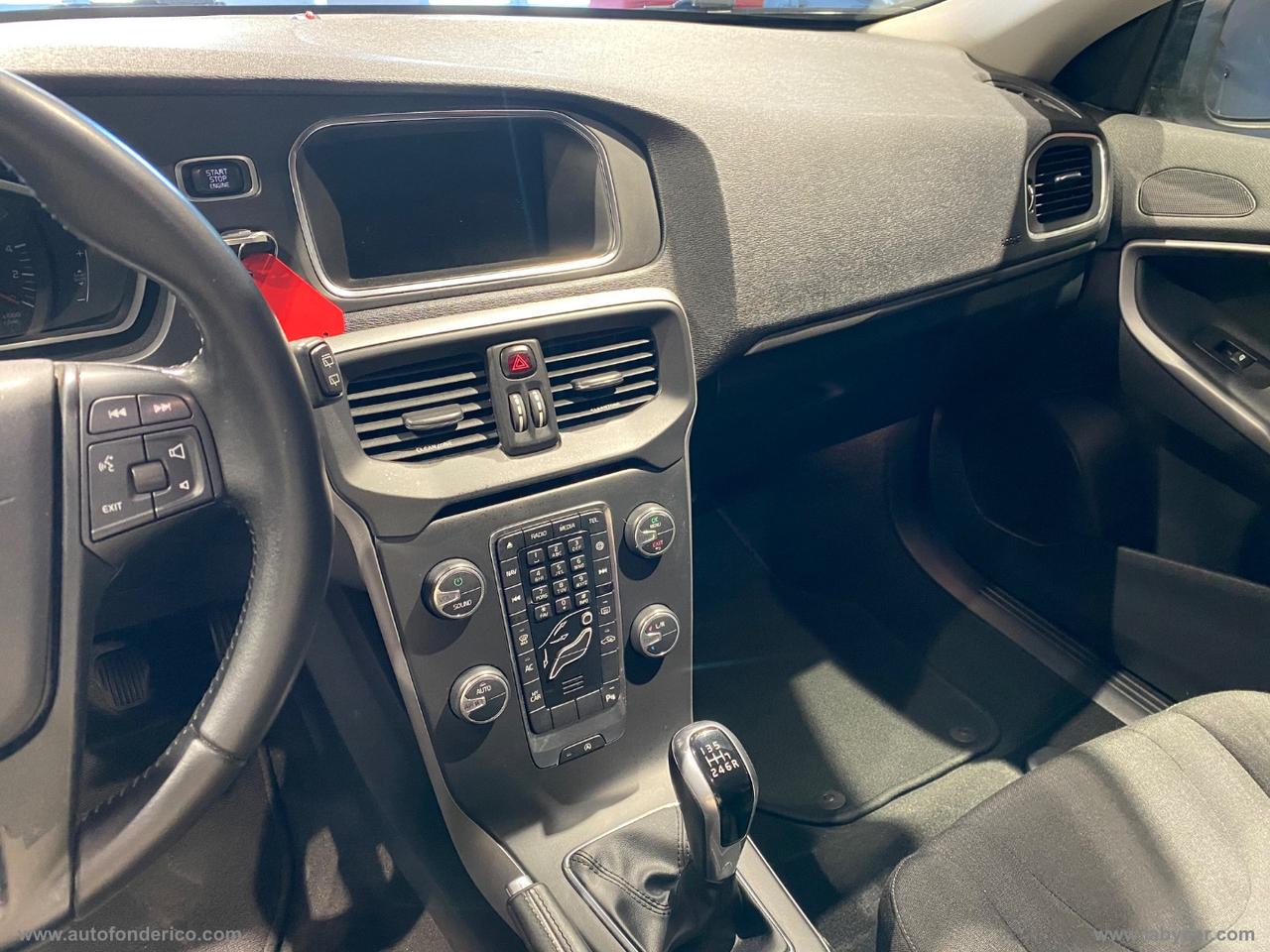 VOLVO V40 D2 Momentum