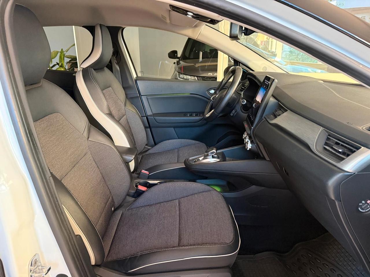 Renault Captur Plug-in Hybrid E-Tech 160 CV Initiale Paris