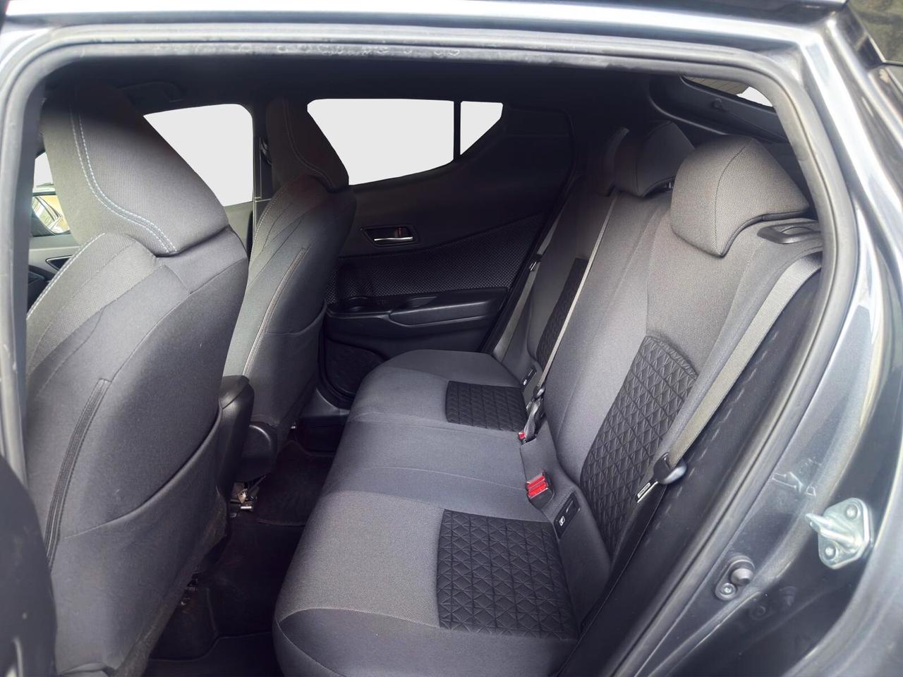 Toyota C-HR 2.0 Hybrid E-CVT Morebusiness