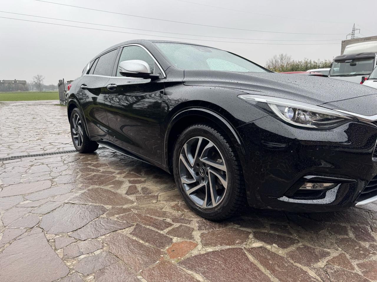 Infiniti Q30 1.5 diesel Premium Tech Gallery White neopatentati