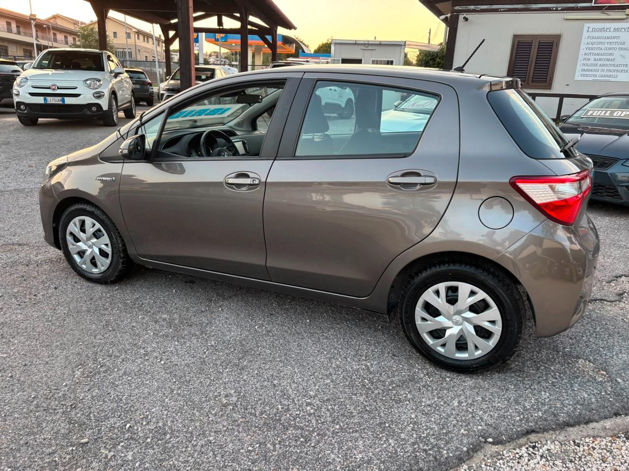 Toyota Yaris 1.5 Hybrid 5 porte Business