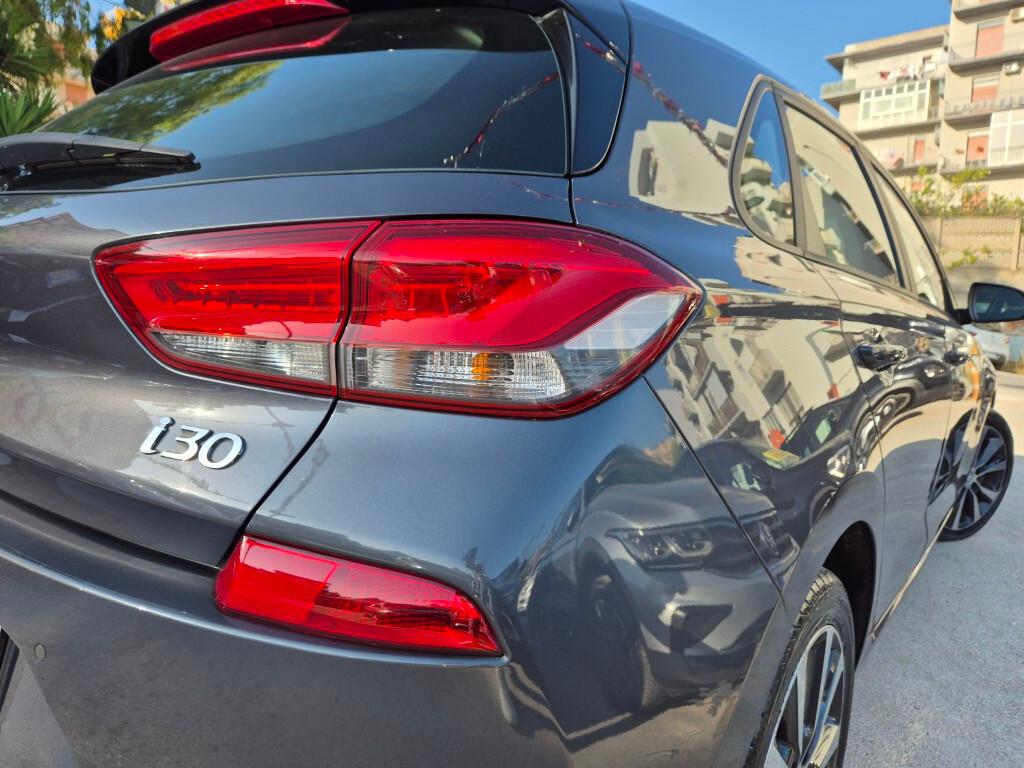 Hyundai i30 1.6 CRDi 110CV NAVI-LED-CAMERA