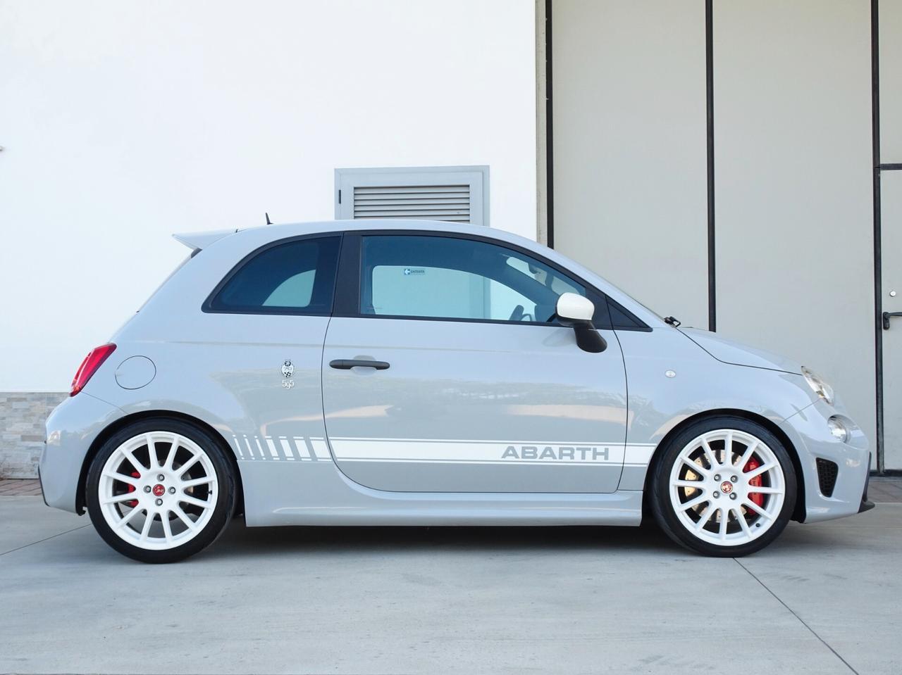 ABARTH 595 esseesse 70th 180CV AKRAPOVIC/CARPLAY