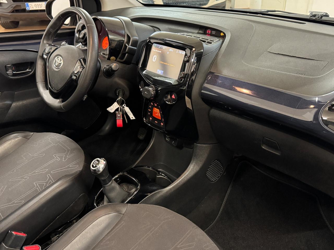 Toyota Aygo 1.0 VVT-i 69 CV 5p Camera Tetto Cruise Pelle