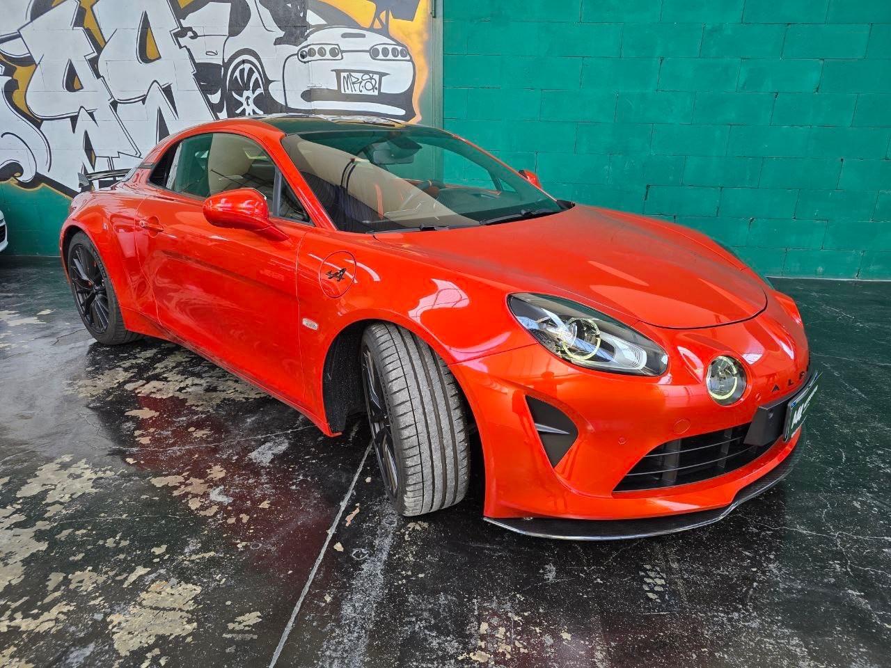 Alpine A110 S Orange, Carbonio