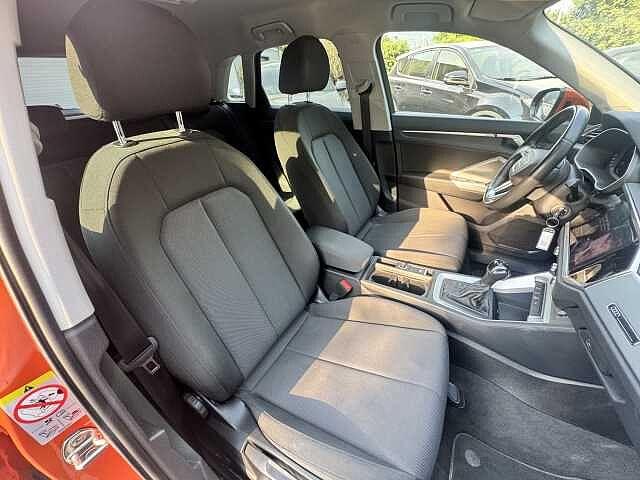 Audi Q3 35 TDI S tronic Business